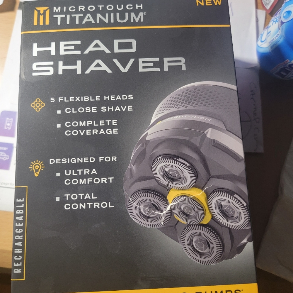 Like new in box Head Shaver wireless and rechargeable with case
